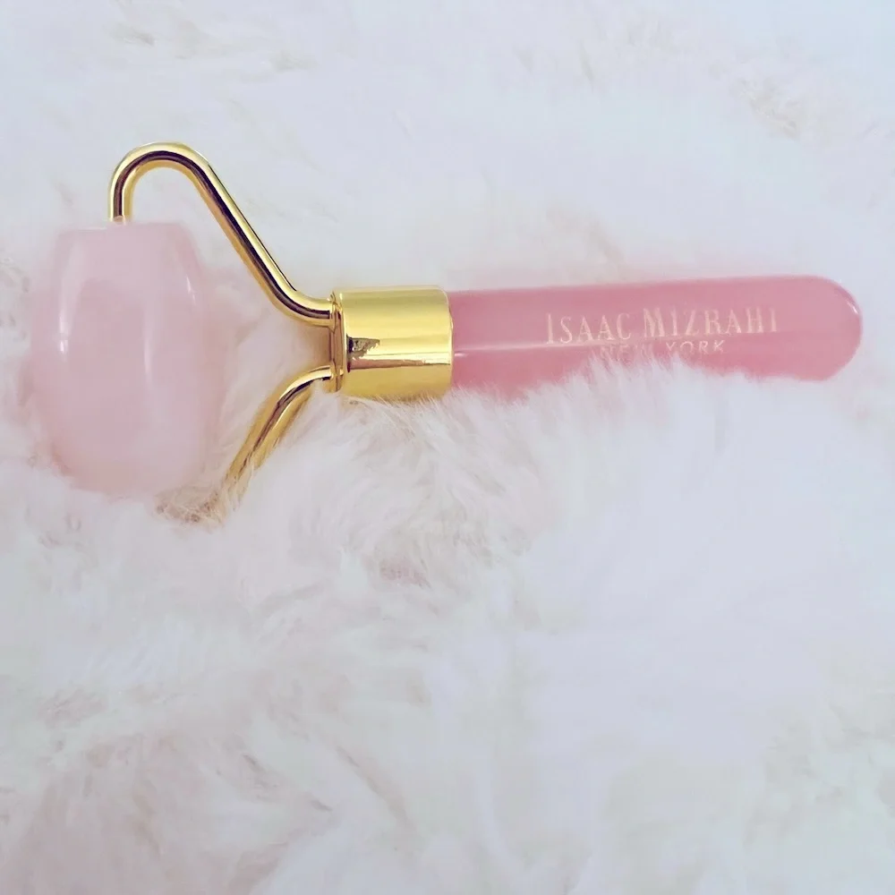 ISAAC MIZRAHI ROSE QUARTZ MINI FACIAL ROLLER